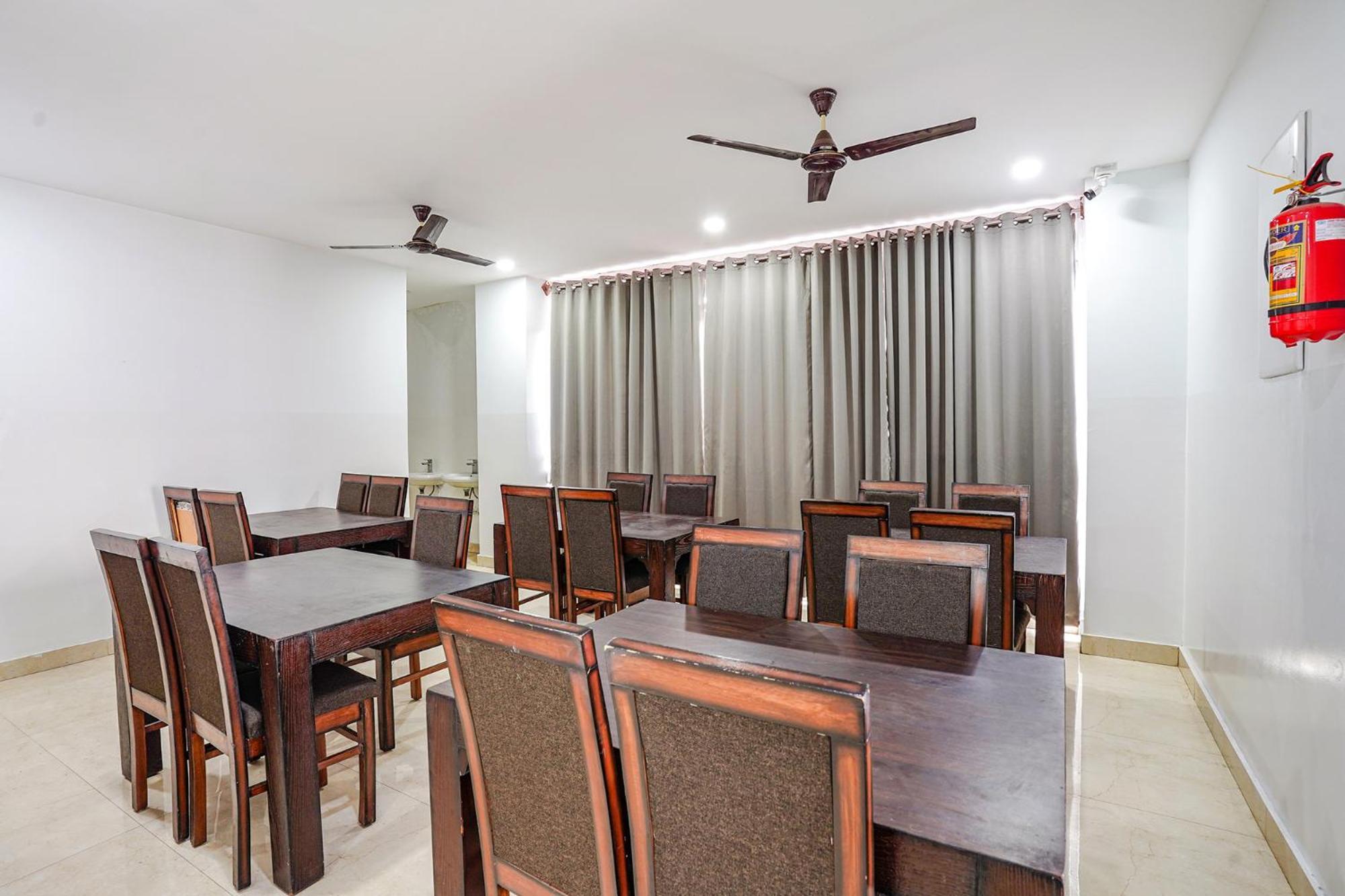 Fabhotel Rlv Green Palace - Nr Kengeri Satellite Town Bangalore Exteriör bild
